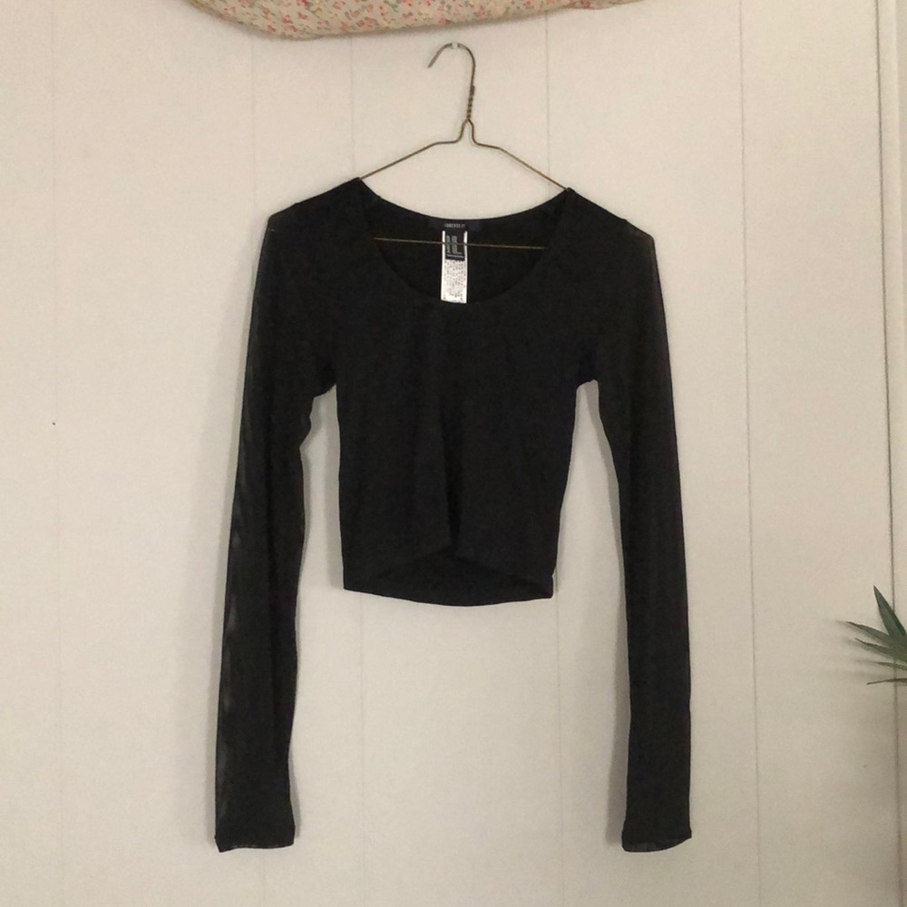 Black Long Sleeve Crop Top